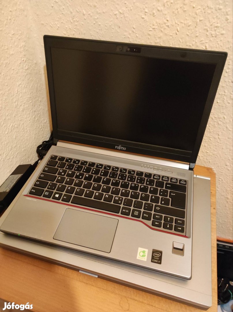 Fujitsu Lifebook i7, 4.generációs, 8 GB RAM 