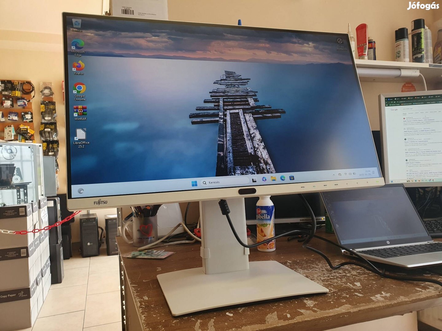 Fujitsu P27-8 T Qhd Professzionális IPS 27" Monitor 2K