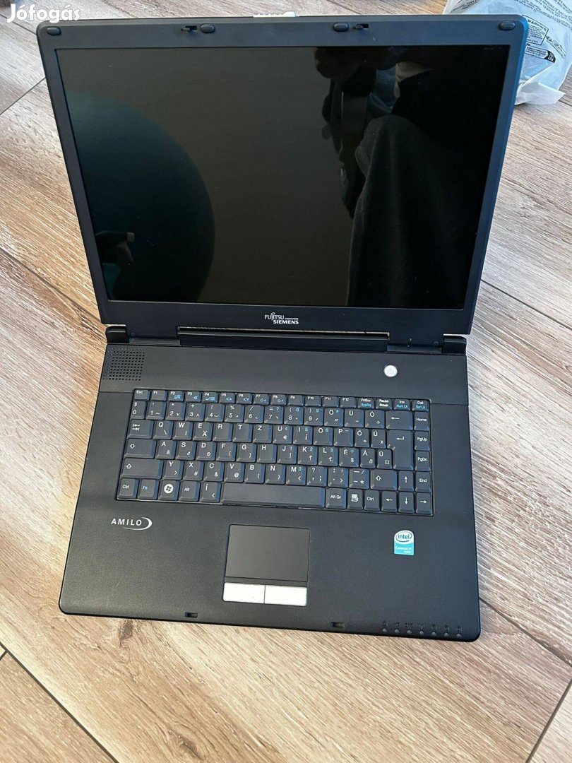 Fujitsu Siemens Amilo LI 1705 Laptop