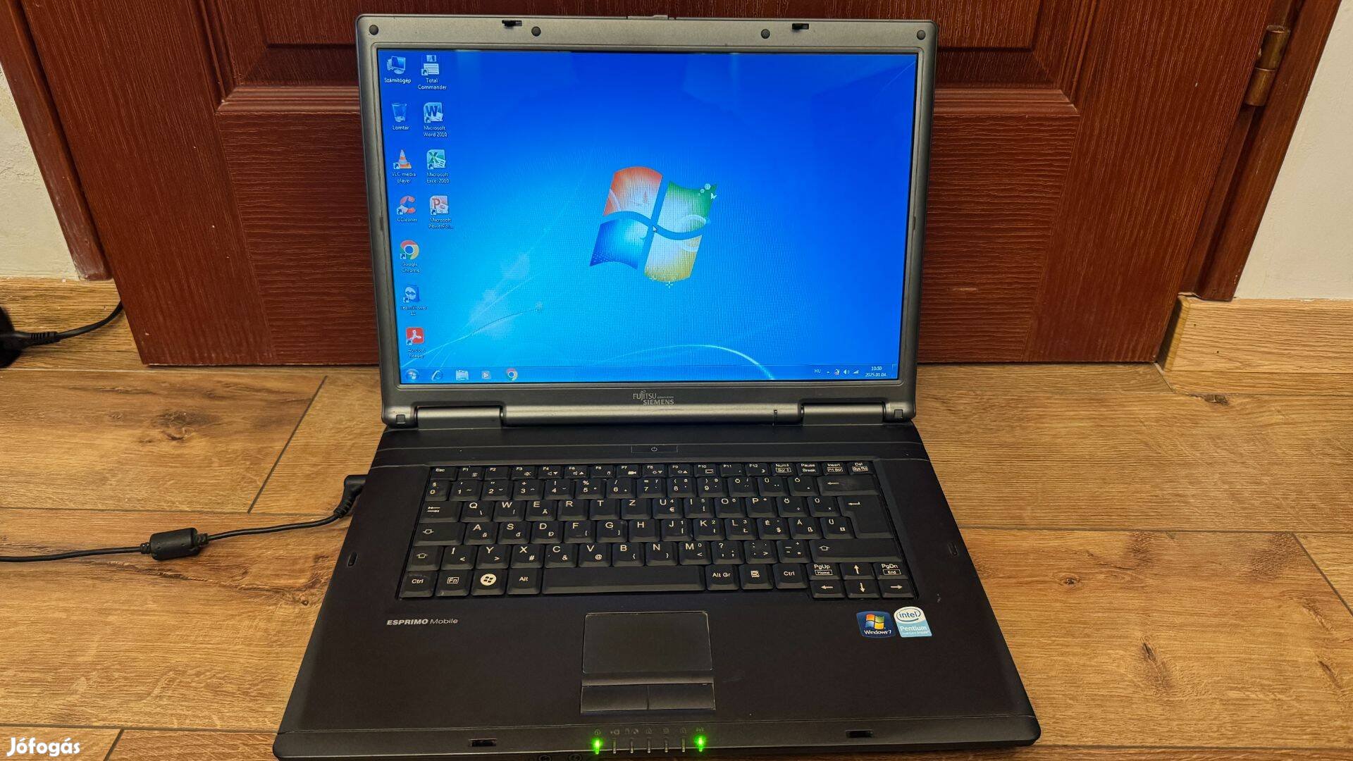 Fujitsu Siemens Esprimo Mobile v5510 windows laptop eladó