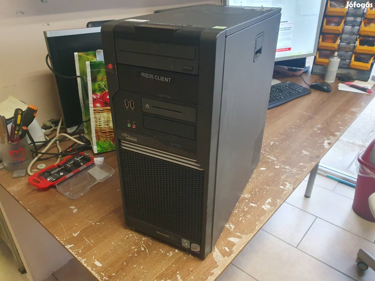 Fujitsu W380 E8400 4Gb 160HDD Asztali Pc