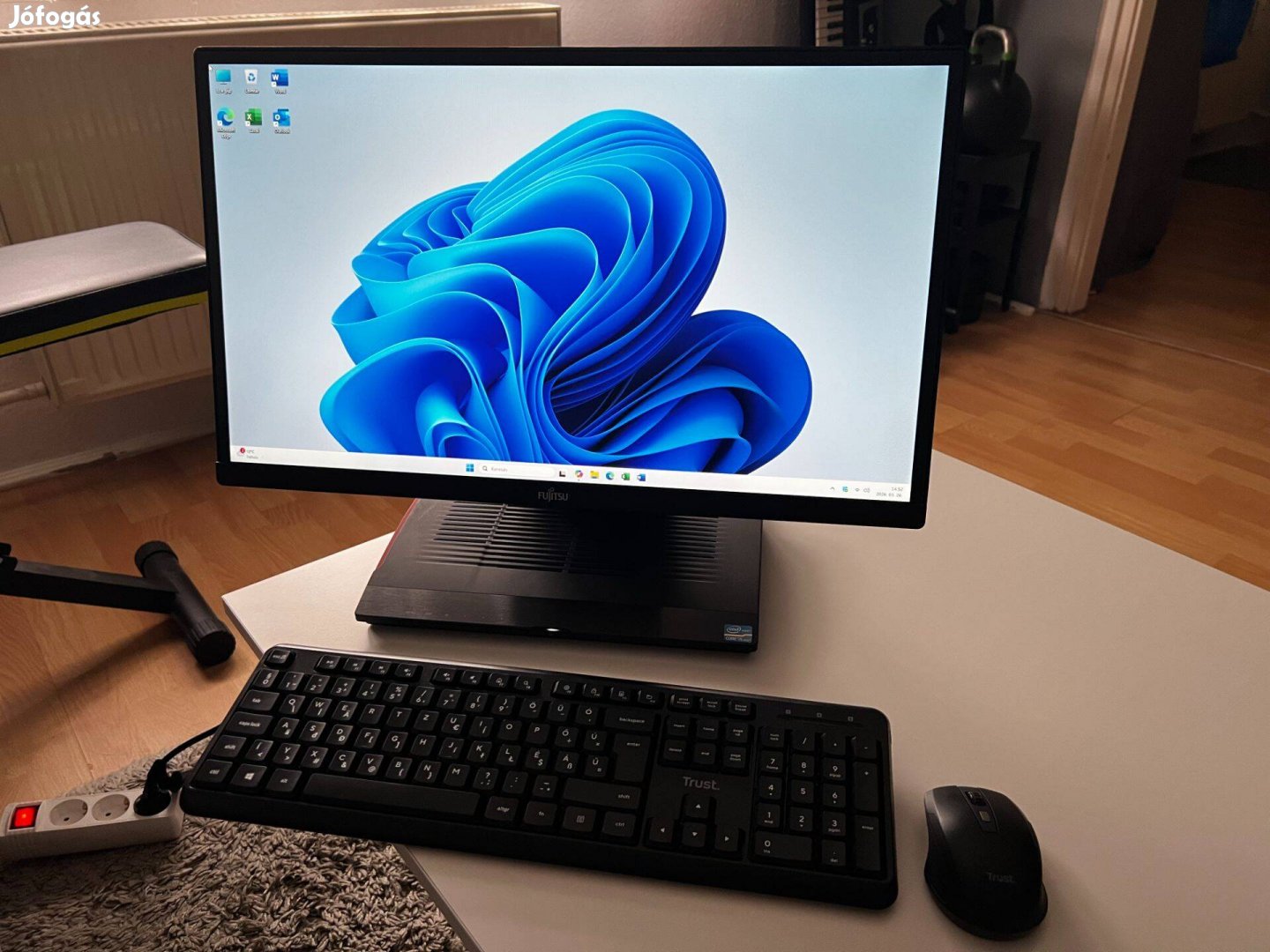 Fujitsu X923 2in1 PC nagy kijelző, WiFi billegér ajándék