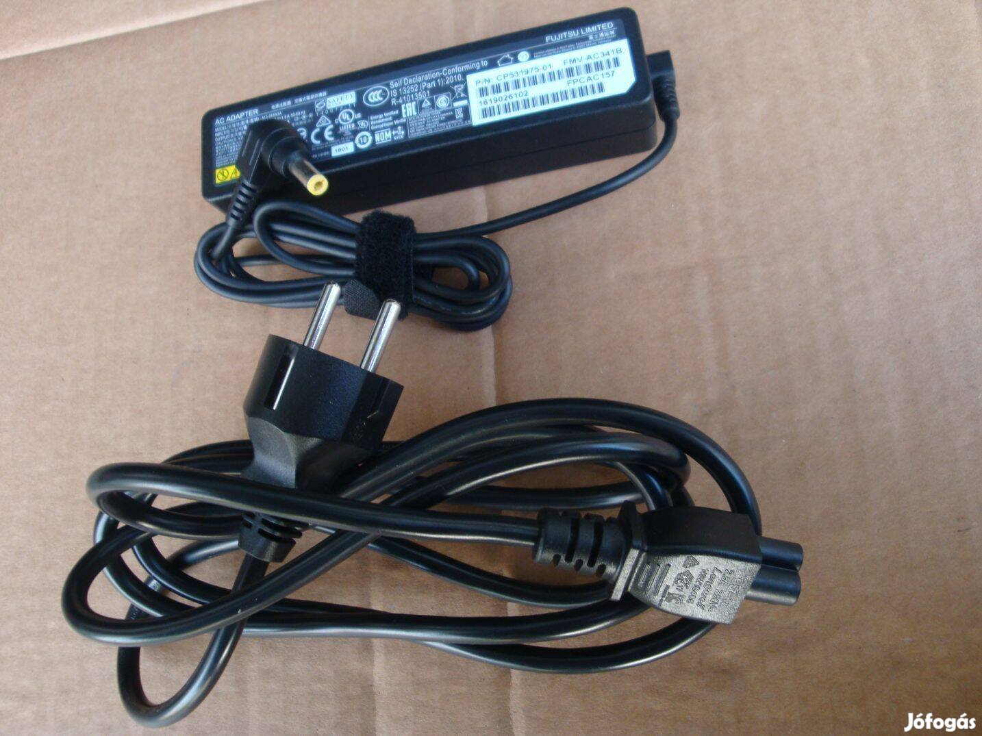 Fujitsu laptop töltő, 19V / 3.42A / 65W, Fujitsu töltő