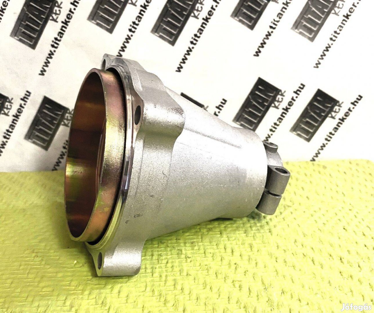 Fűkasza kuplungház 9 bordás tengely 26 mm szár átm