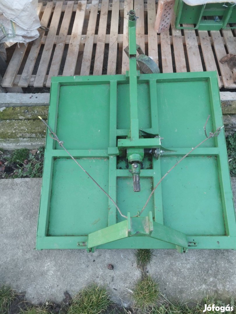 Fűkasza szárzúzó mulcsozo 1m