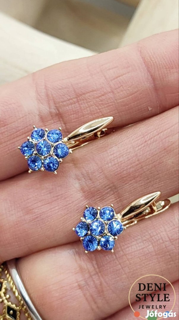 Fülbevaló válogatott kristályokkal