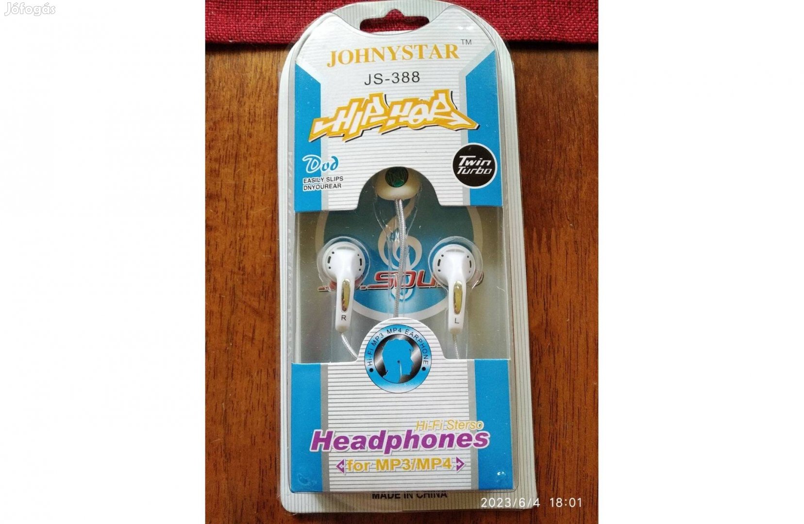 Fülhallgató bontatlan Telefon MP3 MP4 4 db van