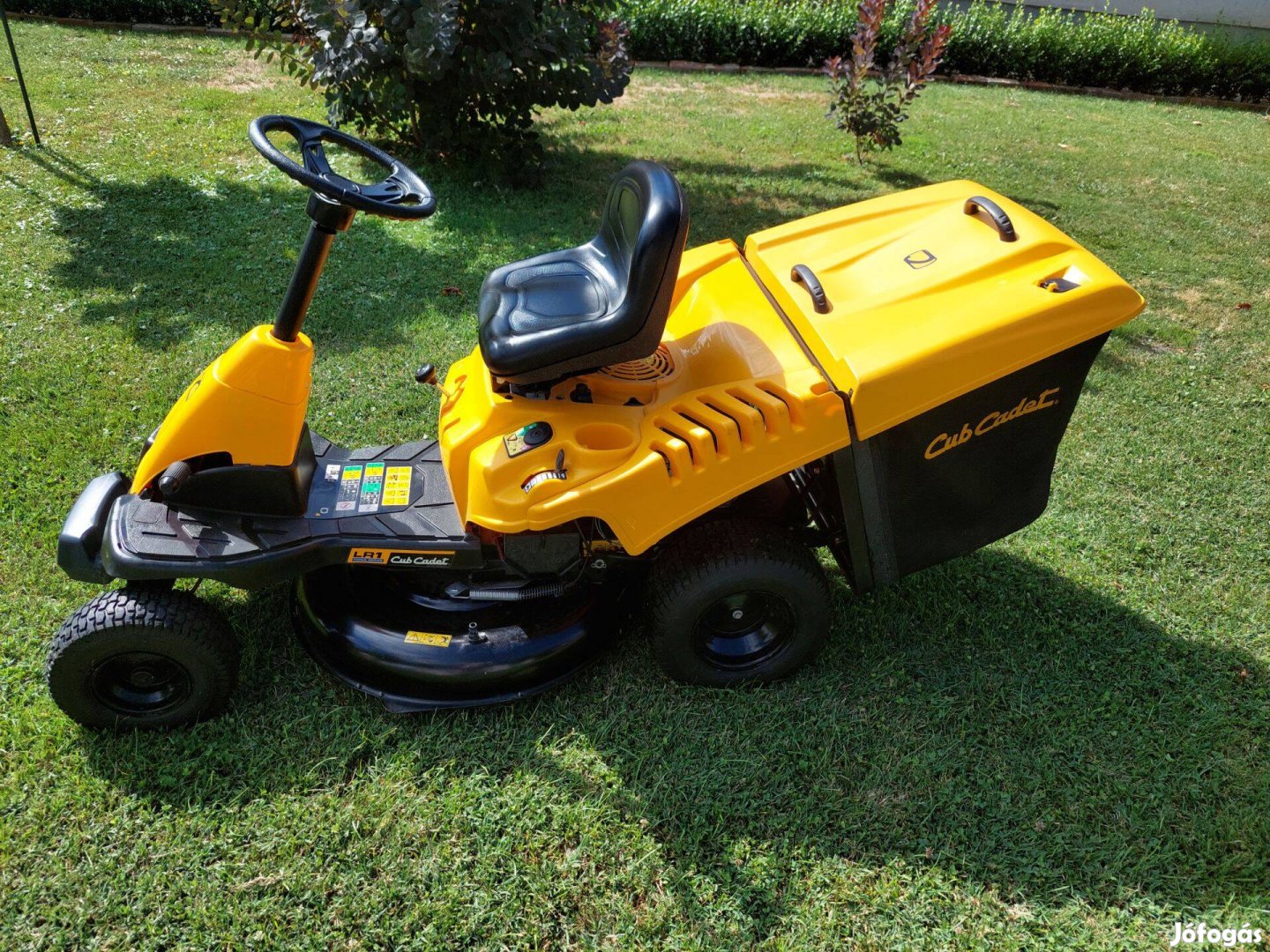 Fűnyíró Cub Cadet LR1 mini rider