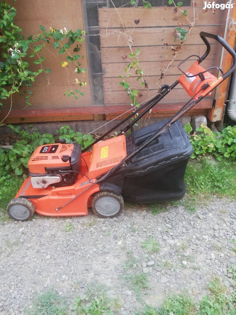 Fűnyíró Husqvarna