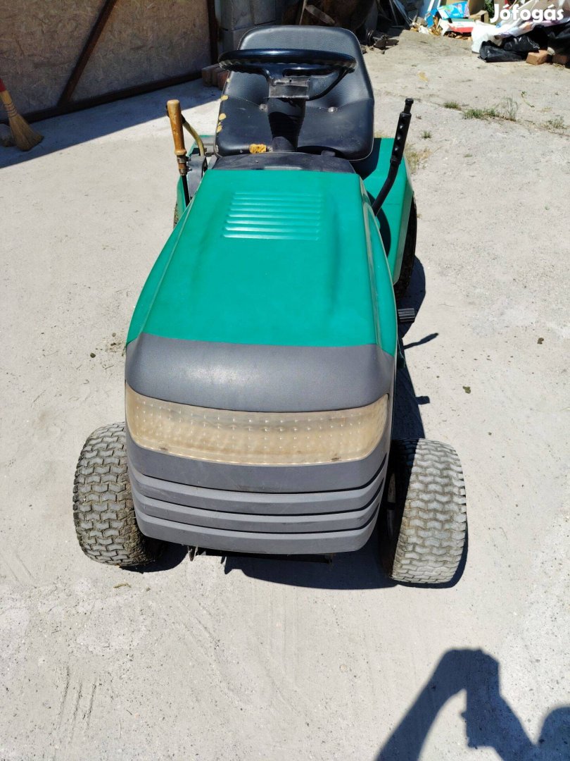 Fűnyíró Traktor