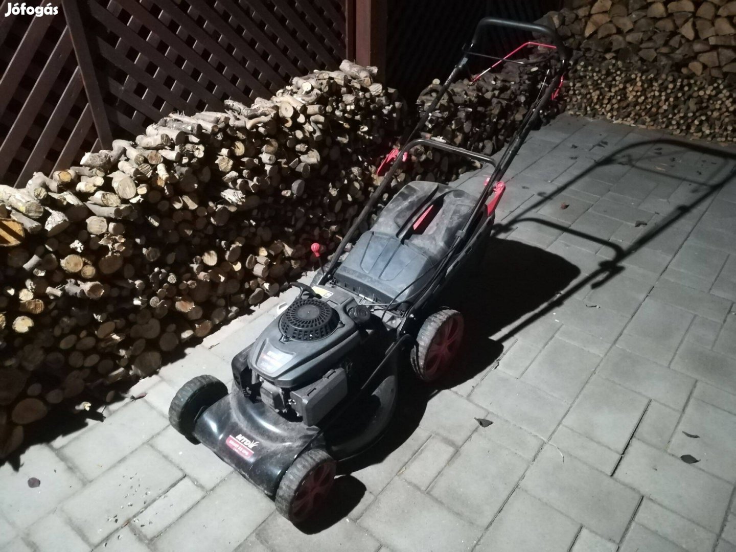 Fűnyíró MTD Smart 53 SPO benzines önjáró fűnyíró