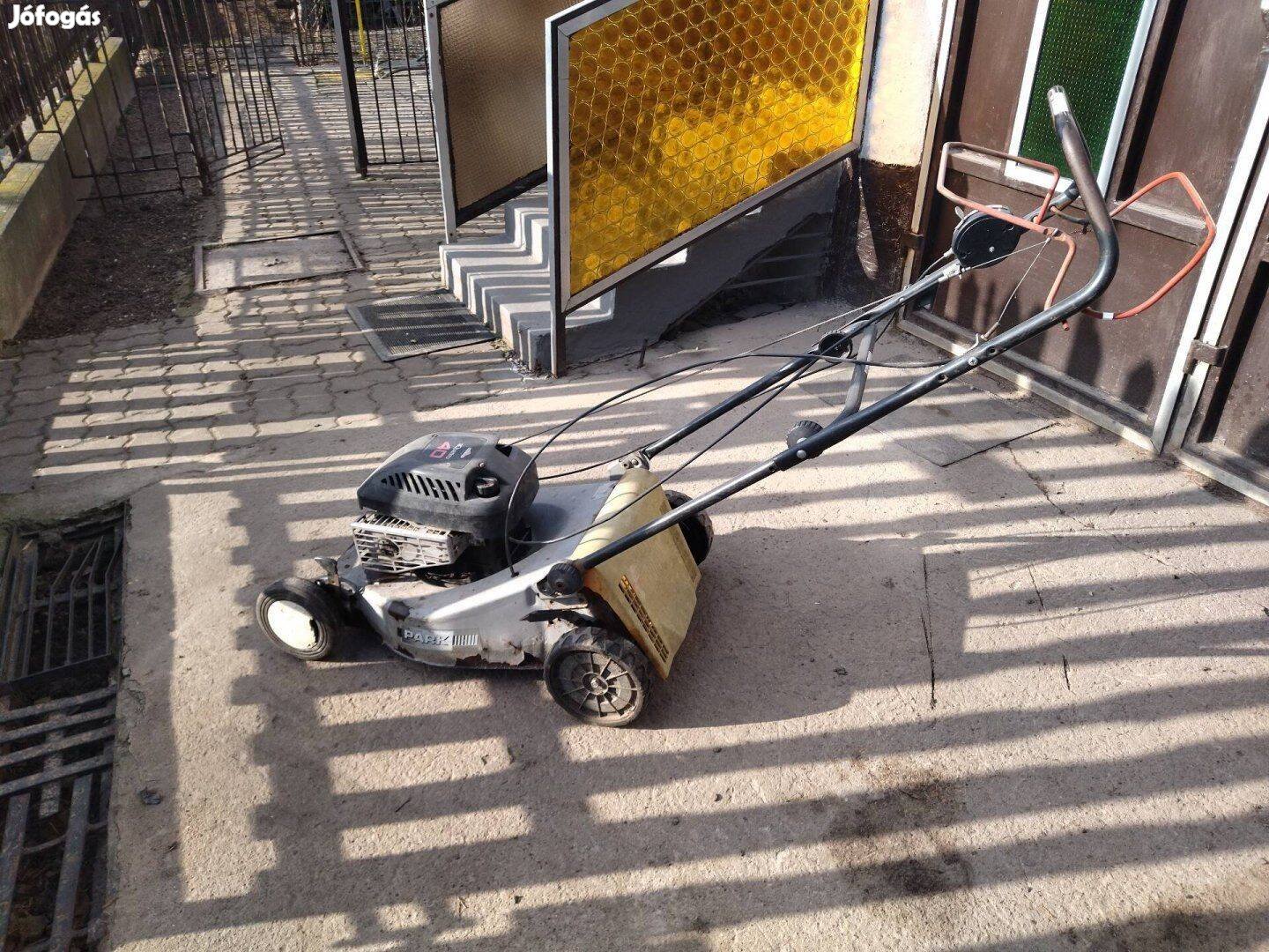Fűnyíró, kertészkedéshez kiváló