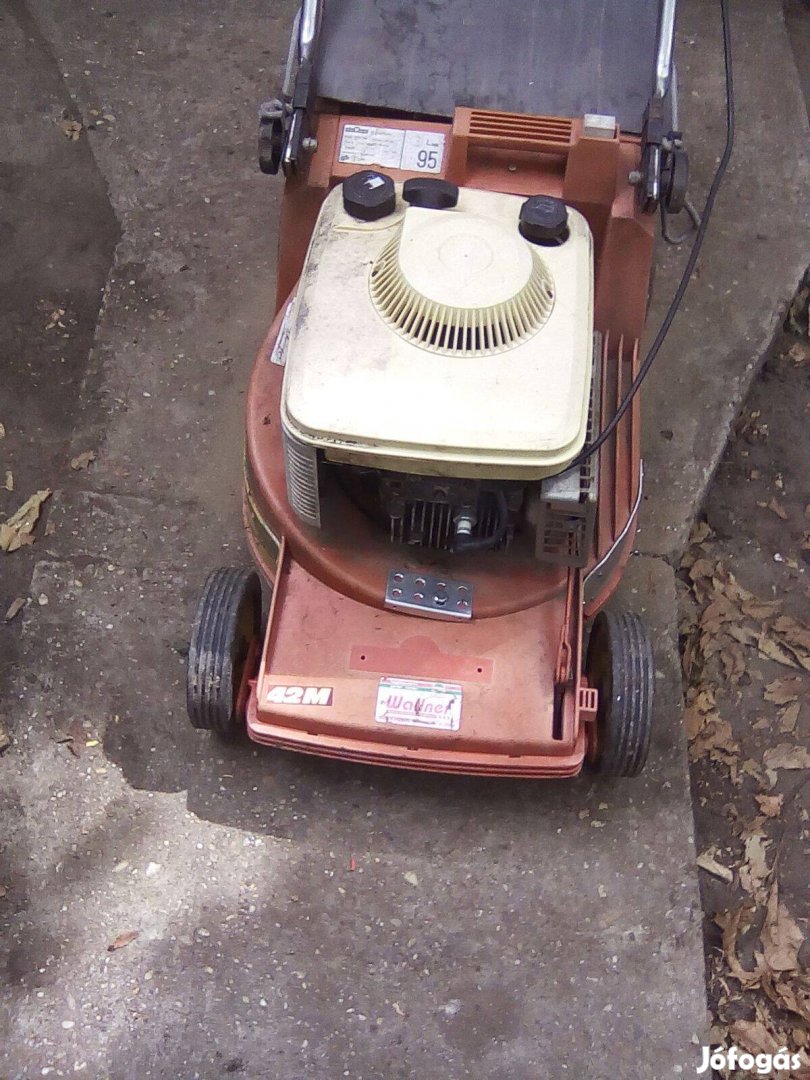 Fűnyíró eladó Wolf,füstmentes Briggs motorral,központi