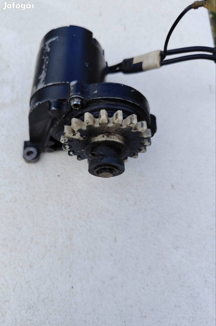 Fűnyíró önindító motor