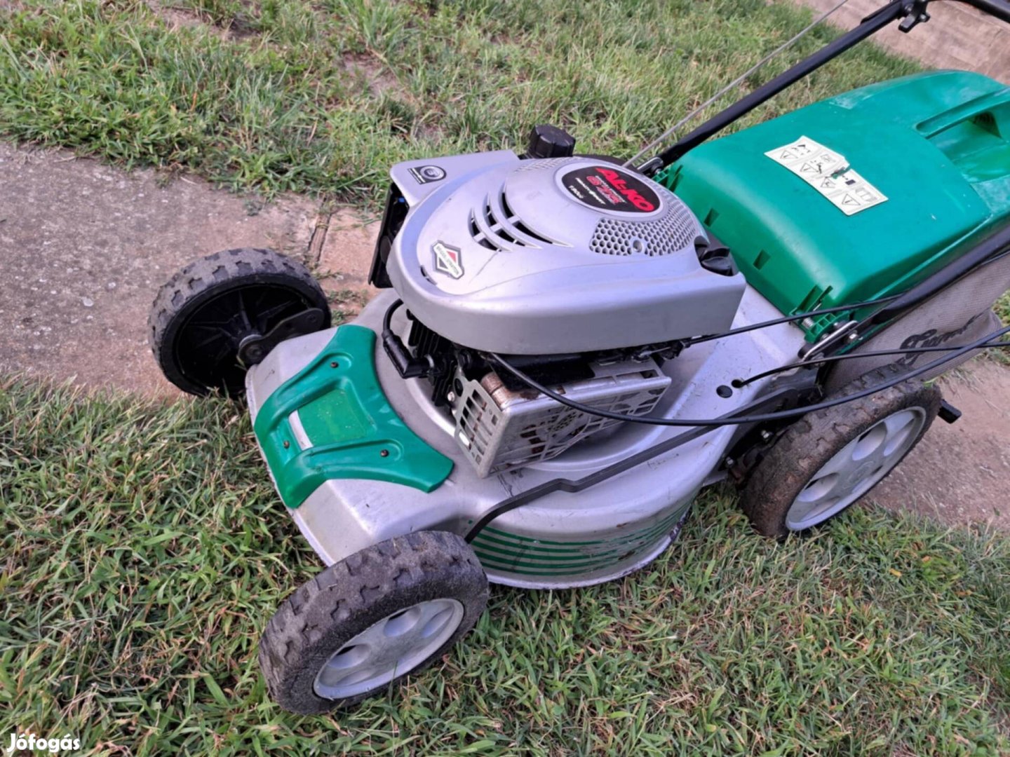 Fűnyíró önjáró Briggs Quantum jó motorral 