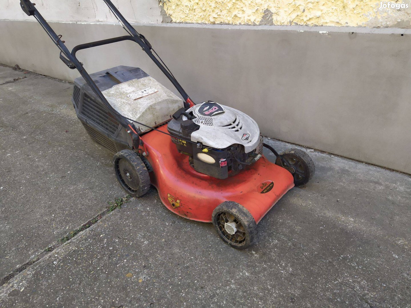 Fűnyíró önjáró benzines
