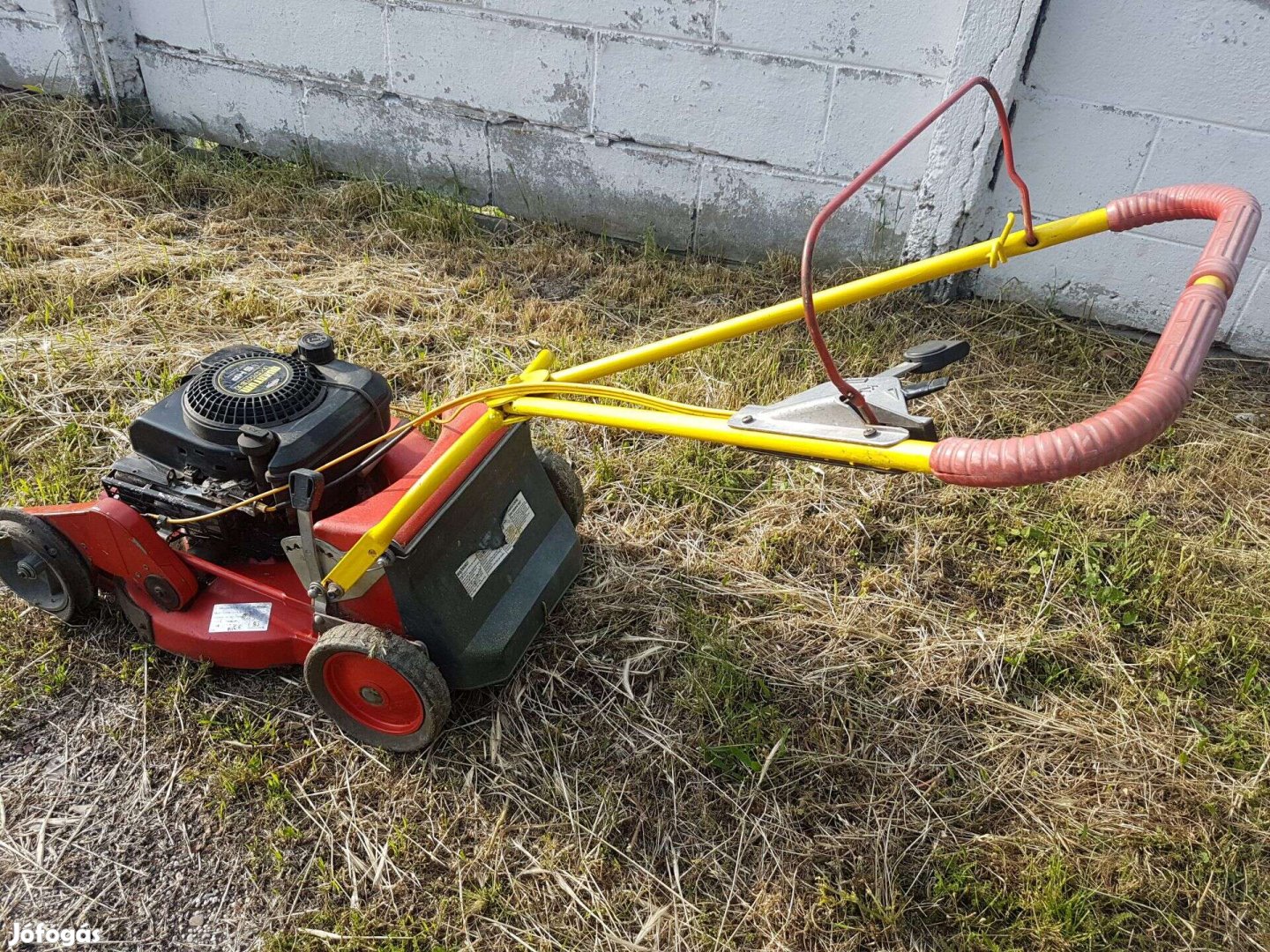 Fűnyíró robbanómotoros önjárós 5 lovas Briggs motor eladó