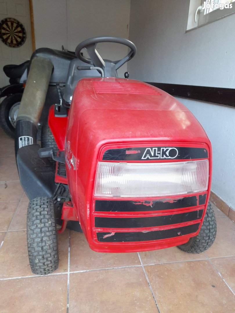 Fűnyíró traktor Alko