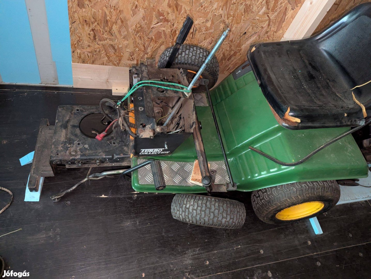 Fűnyíró traktor Briggs Stratton