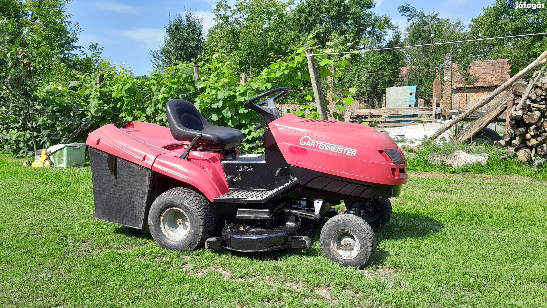 Fűnyíró traktor Castelgarden 12Le Briggs jó állapotban eladó