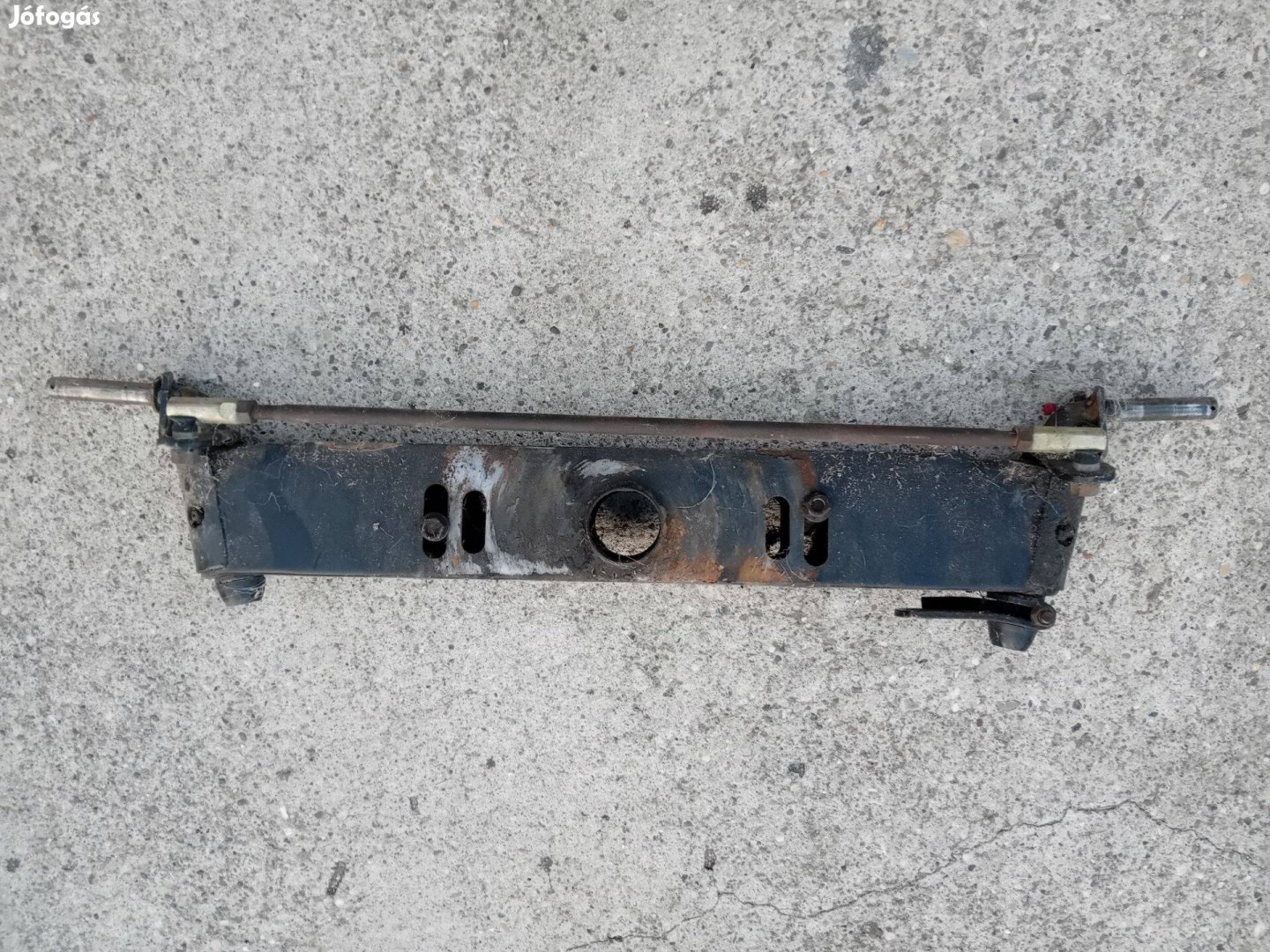 Fűnyíró traktor Elsőhíd2 Fűnyírótraktor