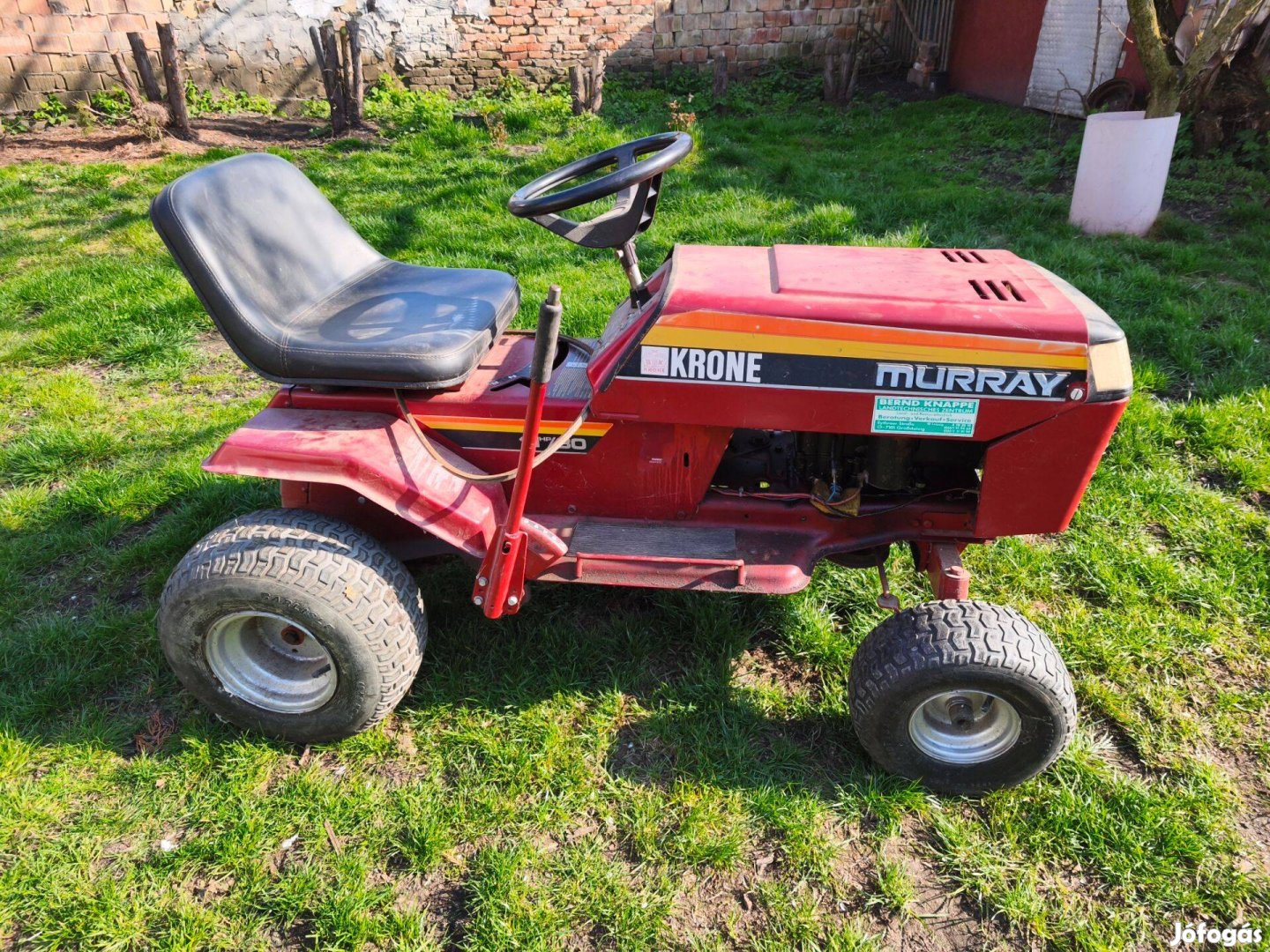 Fűnyíró traktor Fűnyírótraktor