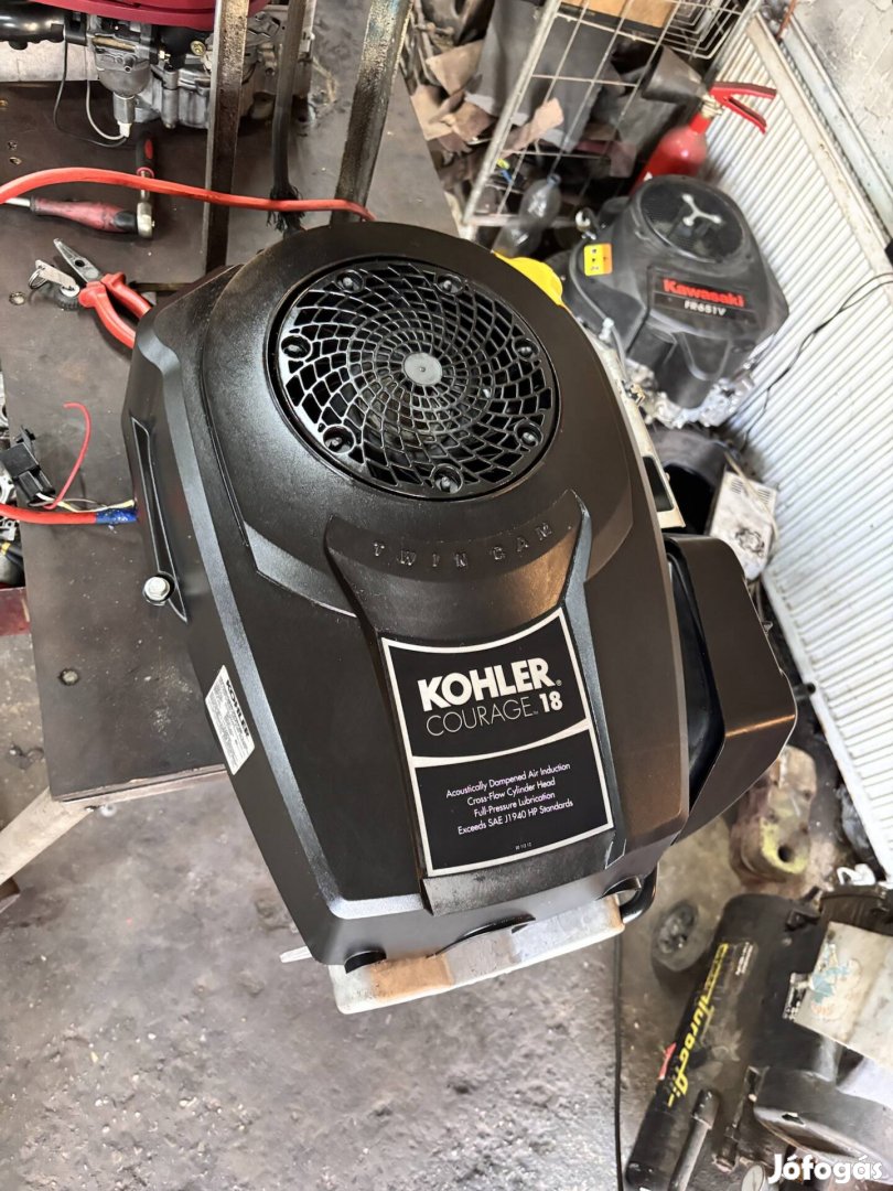 Fűnyíró traktor Fűnyírótraktor Felújított motor 