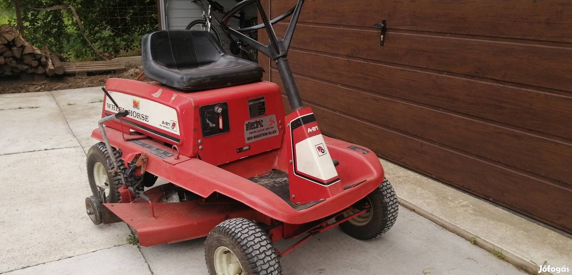 Fűnyíró traktor; Fűnyírótraktor; fűnyiró traktor; fűnyírótraktor