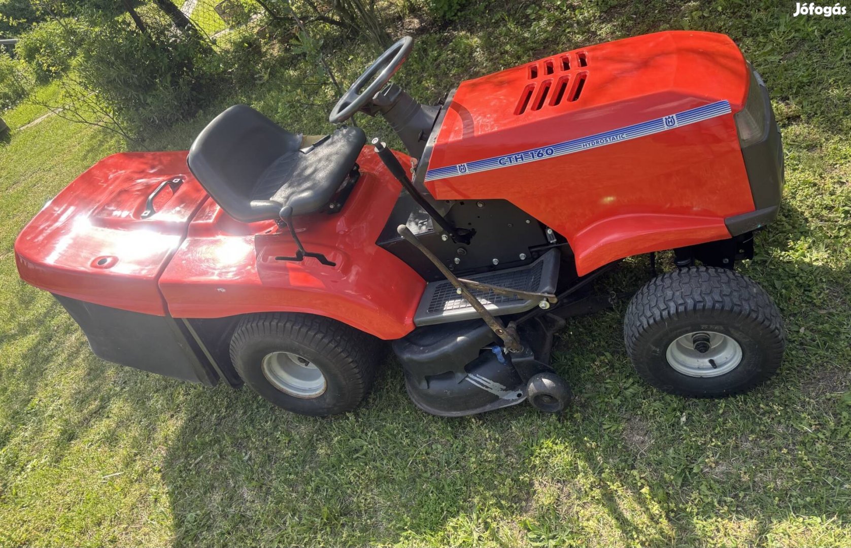 Fűnyíró traktor, fűgyűjtős fűnyírótraktor eladó