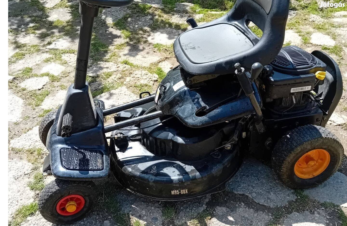Fűnyíró traktor eladó