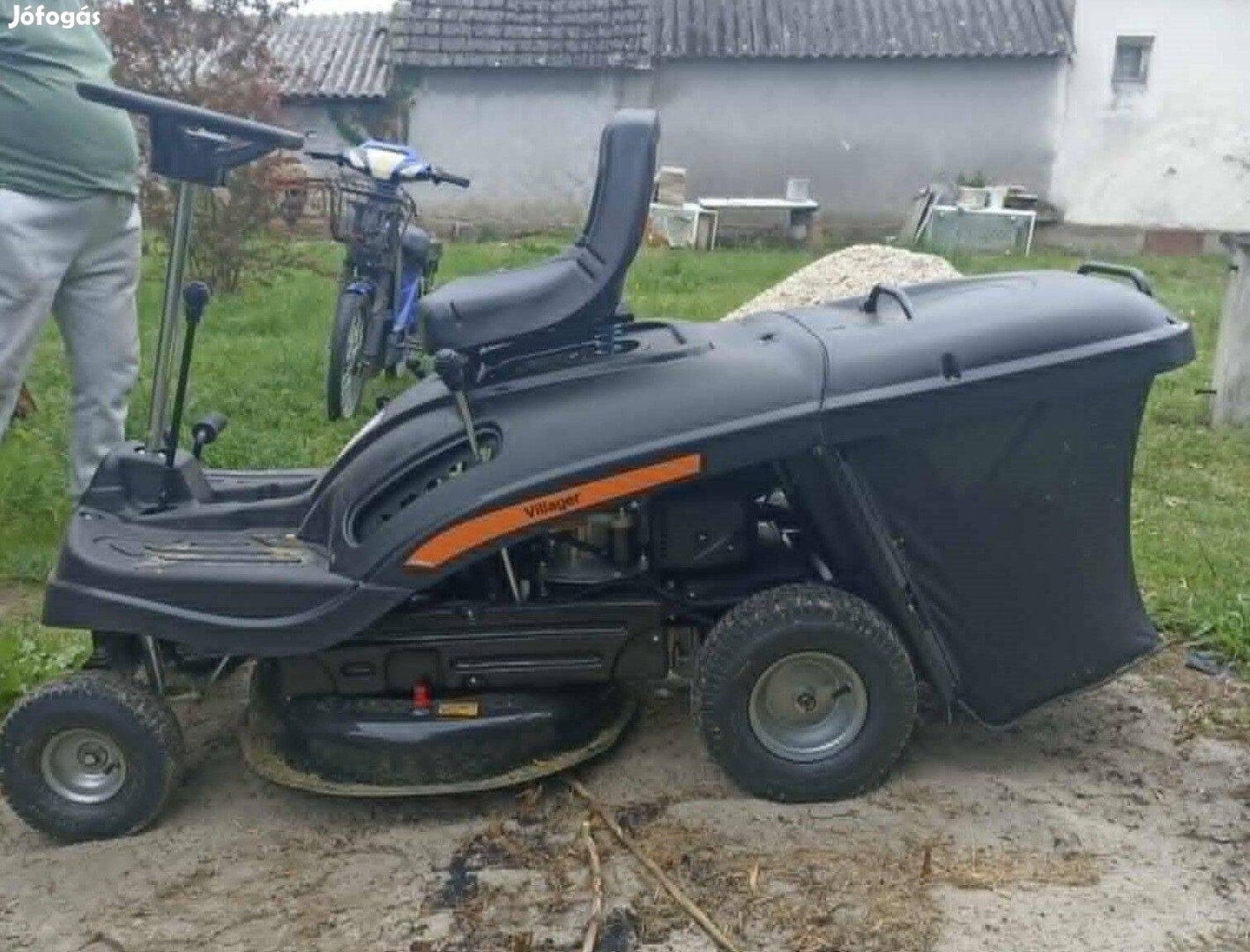 Fűnyíró traktor eladó
