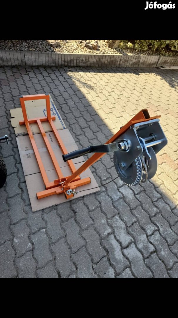 Fűnyíró traktor emelő