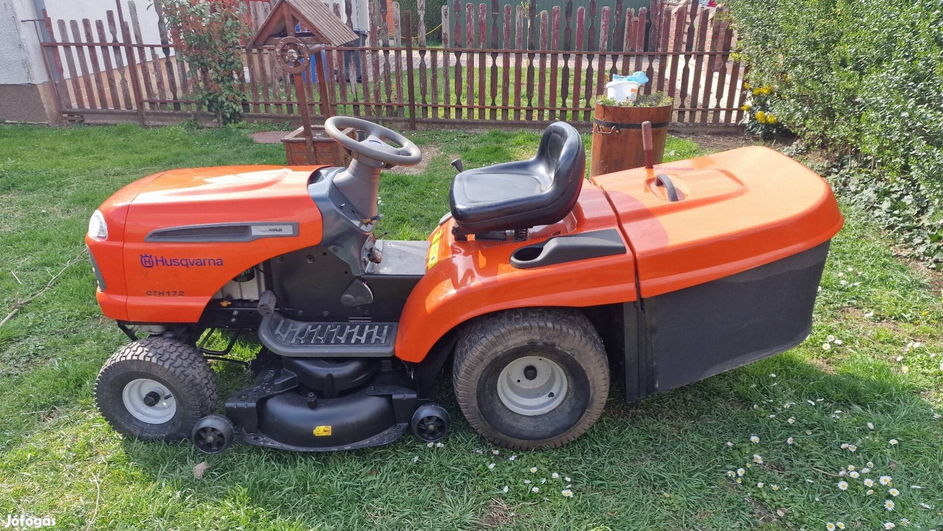 Fűnyíró traktor fűnyírótraktor