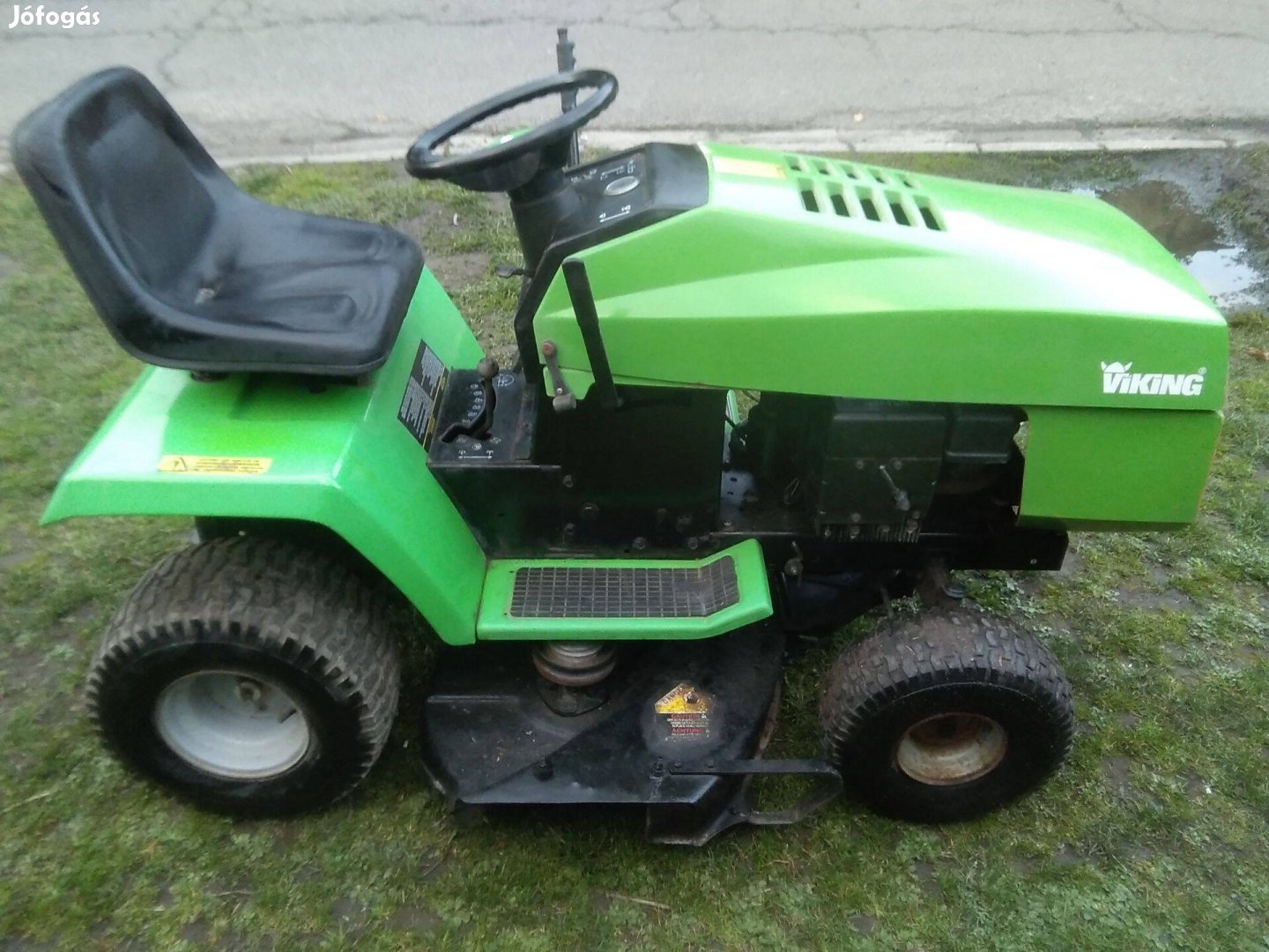 Fűnyíró traktor fűnyírótraktor Viking 12 Hp Briggs