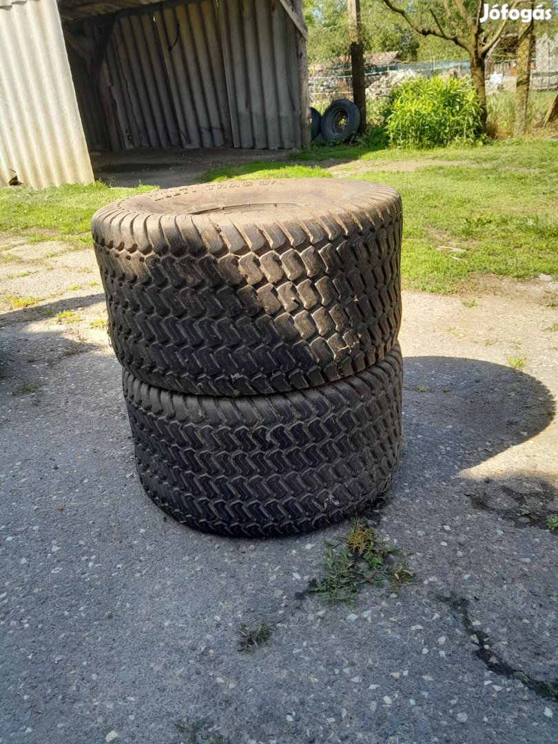 Fűnyíró traktor gumi 1 pár jó állapotban eladó