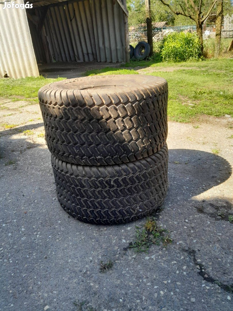 Fűnyíró traktor gumi 1 pár jó állapotban eladó