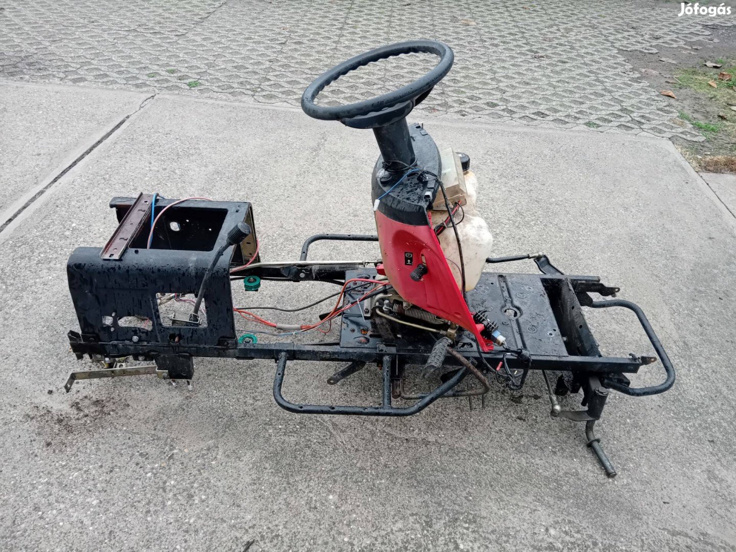 Fűnyíró traktor honda váz Fűnyírótraktor