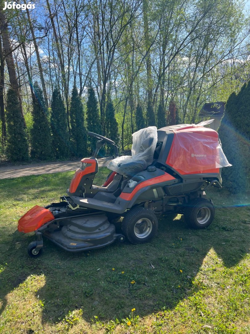 Fűnyíró traktor rider