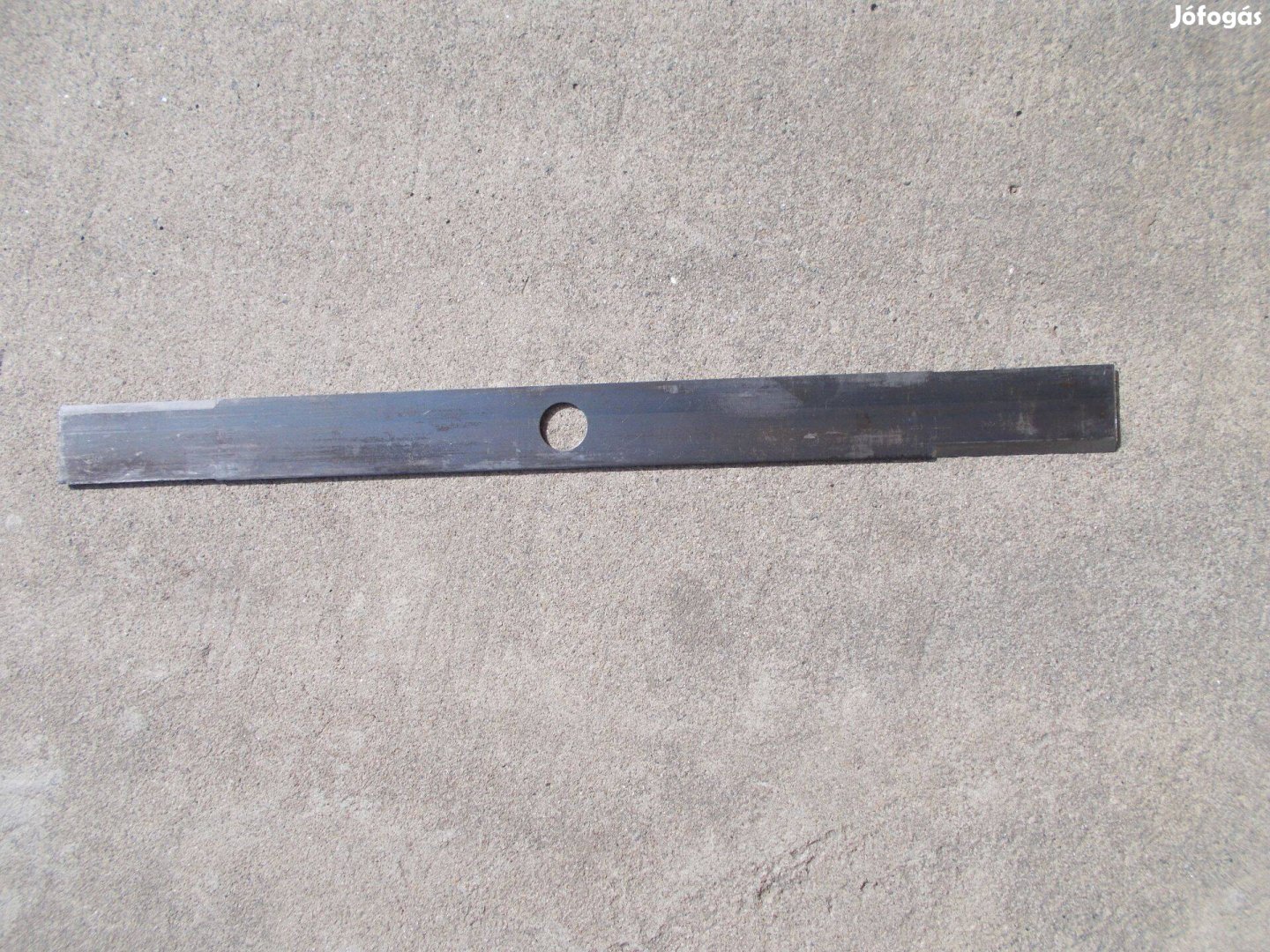 Fűnyírókés 380x30x2,0 mm-es, hazai