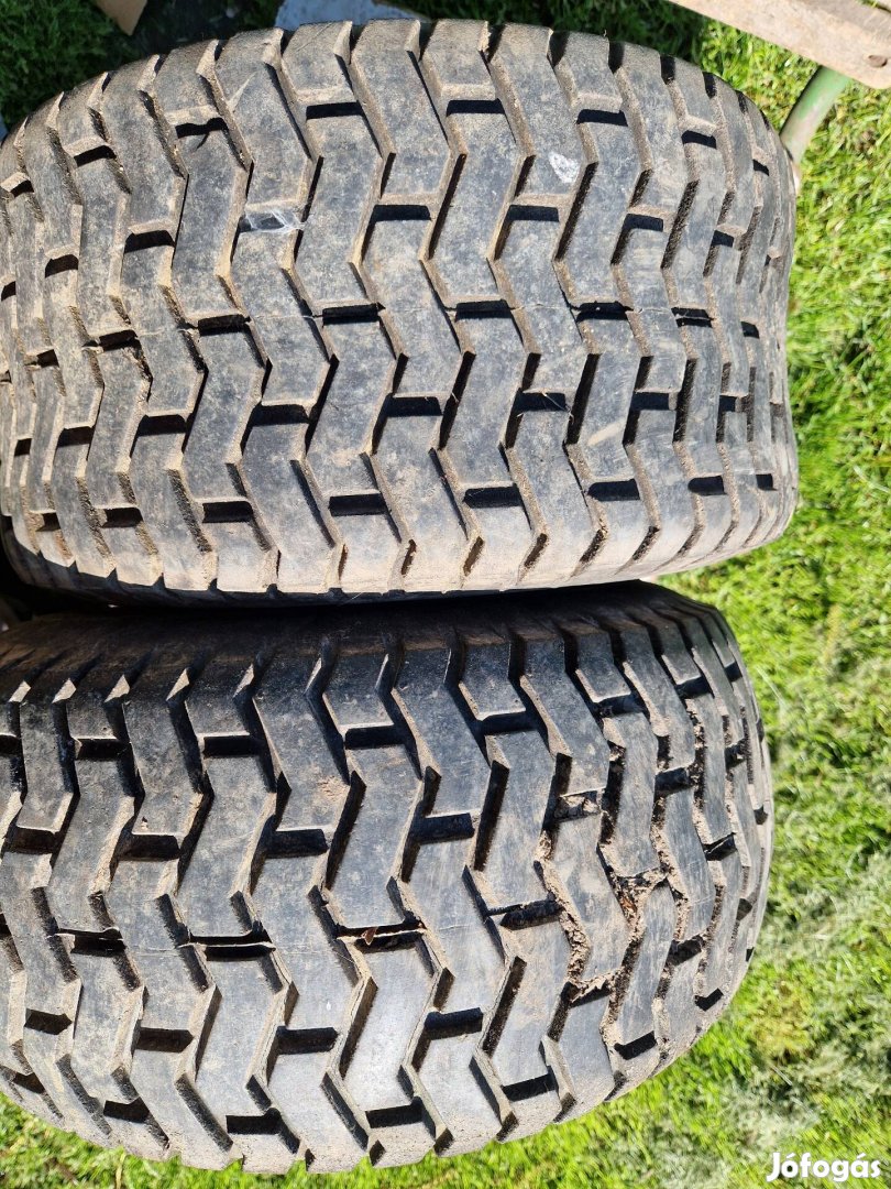 Fűnyírótraktor 18x8,50-8 kerék.