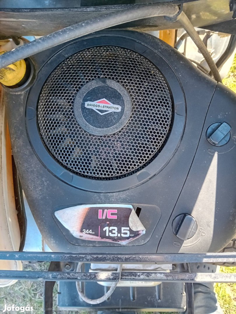 Fűnyírótraktor!