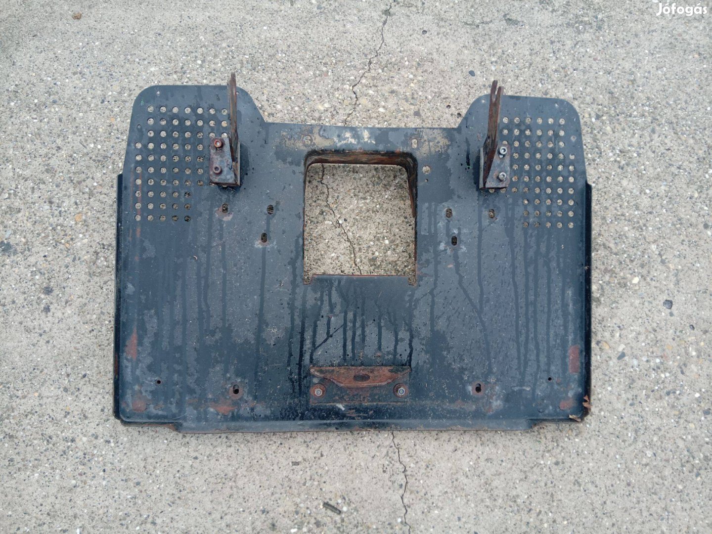 Fűnyírótraktor fűgyüjtő tartó Fűnyíró traktor