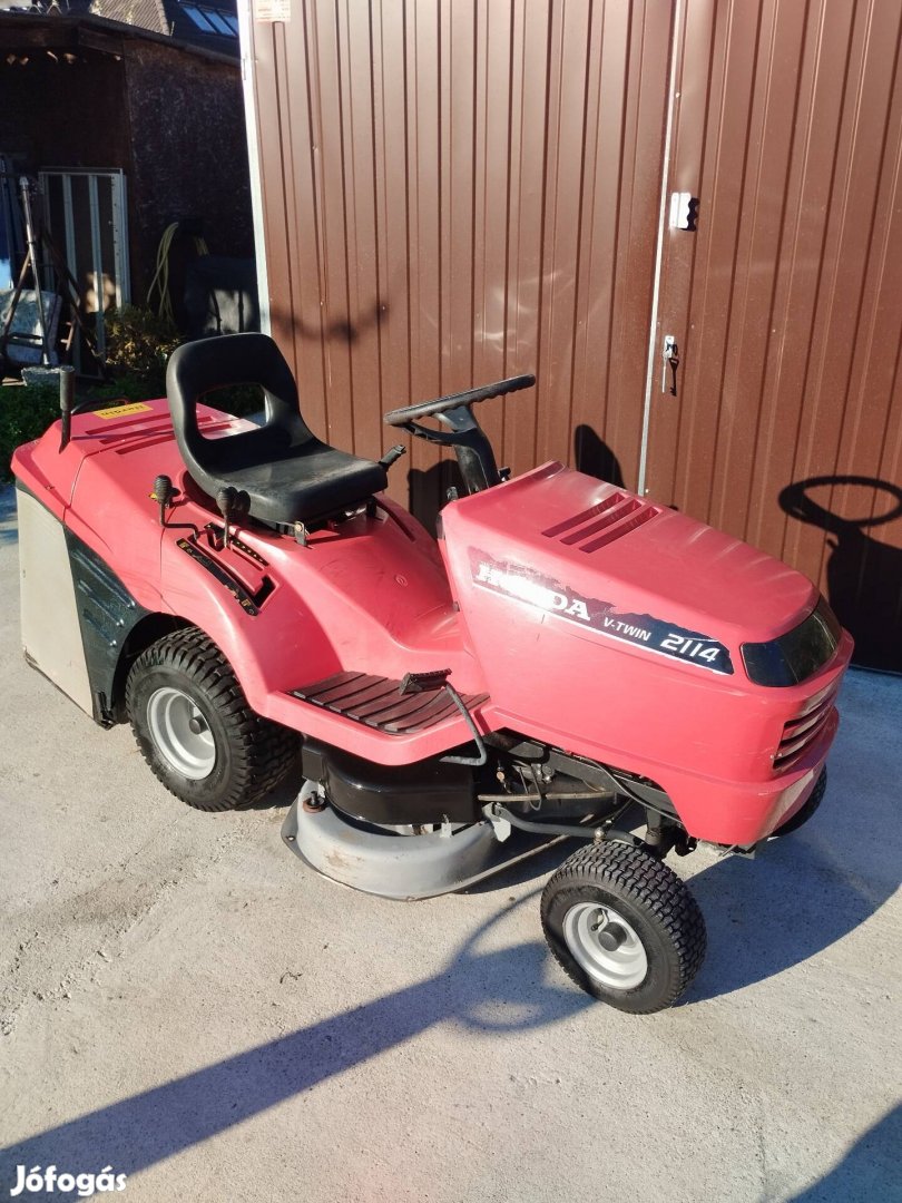 Fünyirotraktor fűnyíró traktor Honda 14-le kettő hengeres
