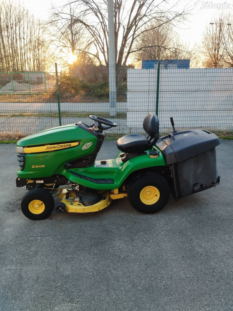 Fünyirotraktor fűnyíró traktor John Deere Kawasaki 