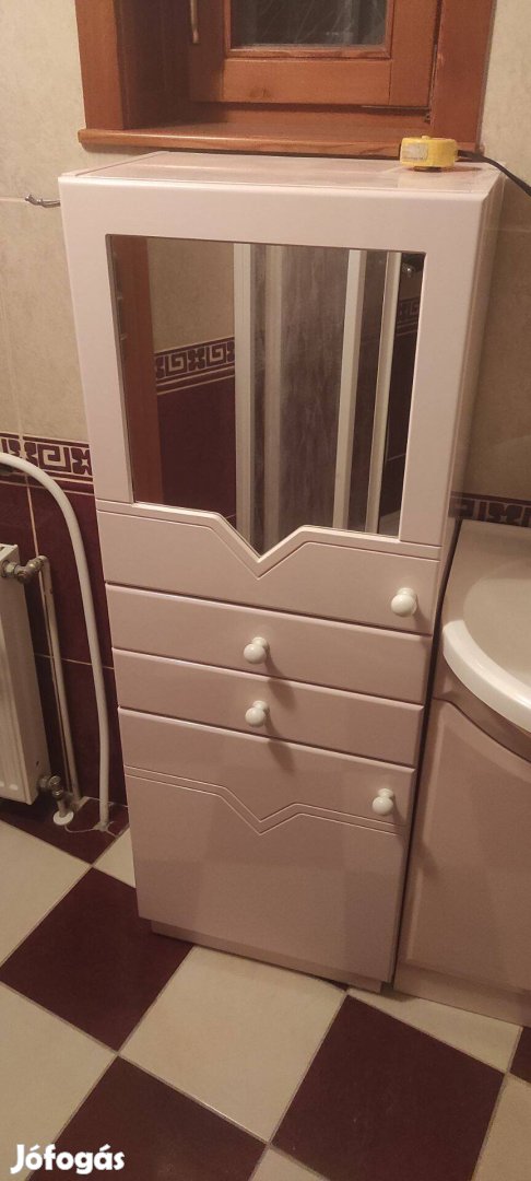 Fürdőszoba bútor szekrény komód
