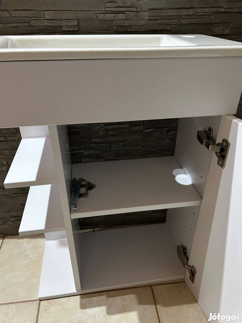 Fürdőszoba szekrény