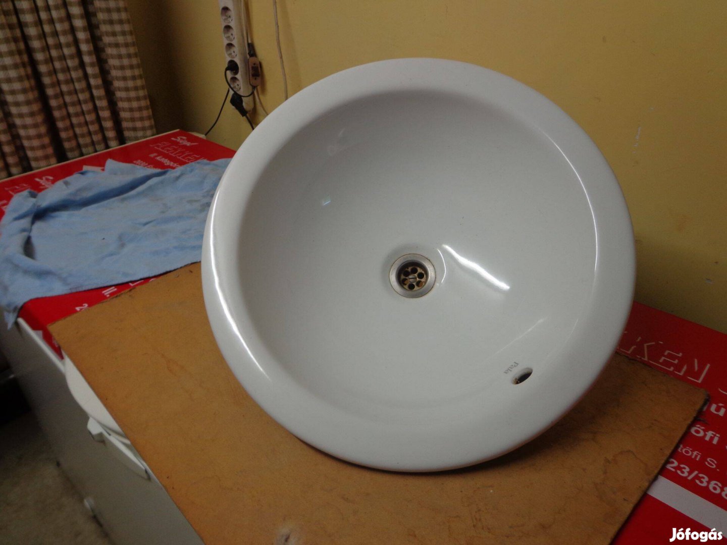 Fürdöszobai mosdotál