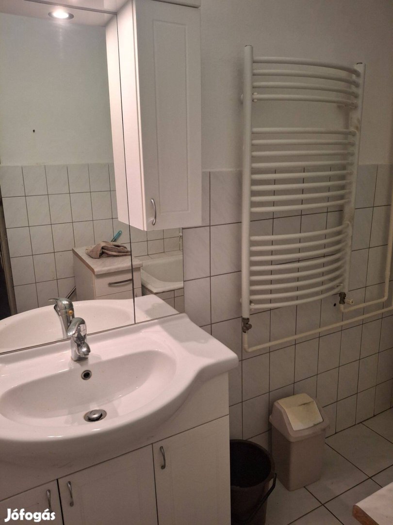 Fürdőszobaszekrény