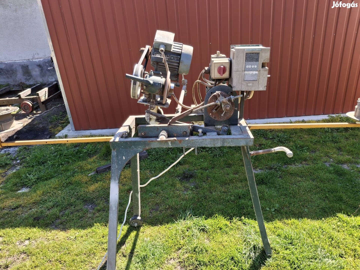 Fűrész szalag élező és hajtogató