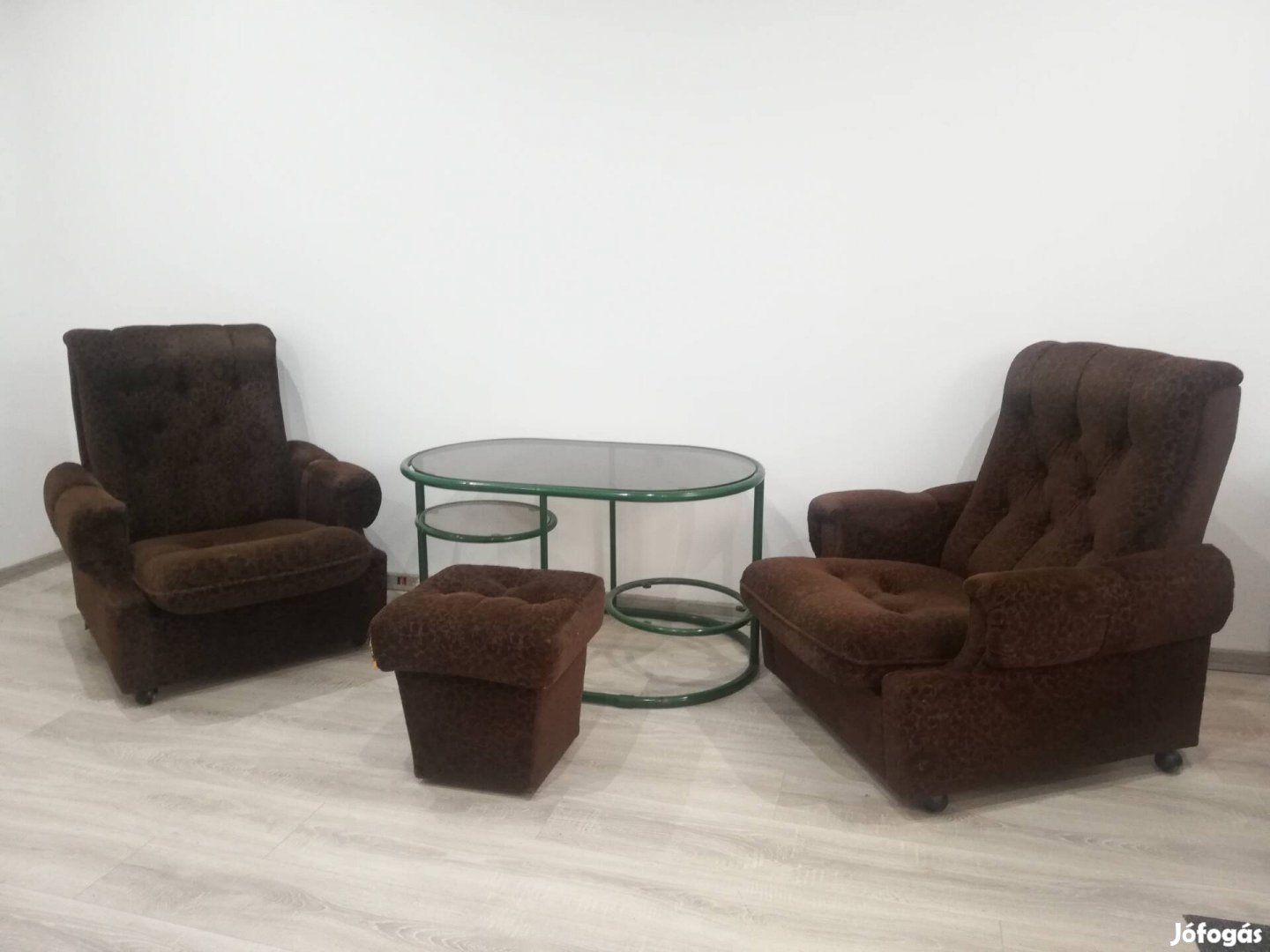 Füstüveges Asztal, +2,DB Gurulós Fotel, +1 Ülőrész 